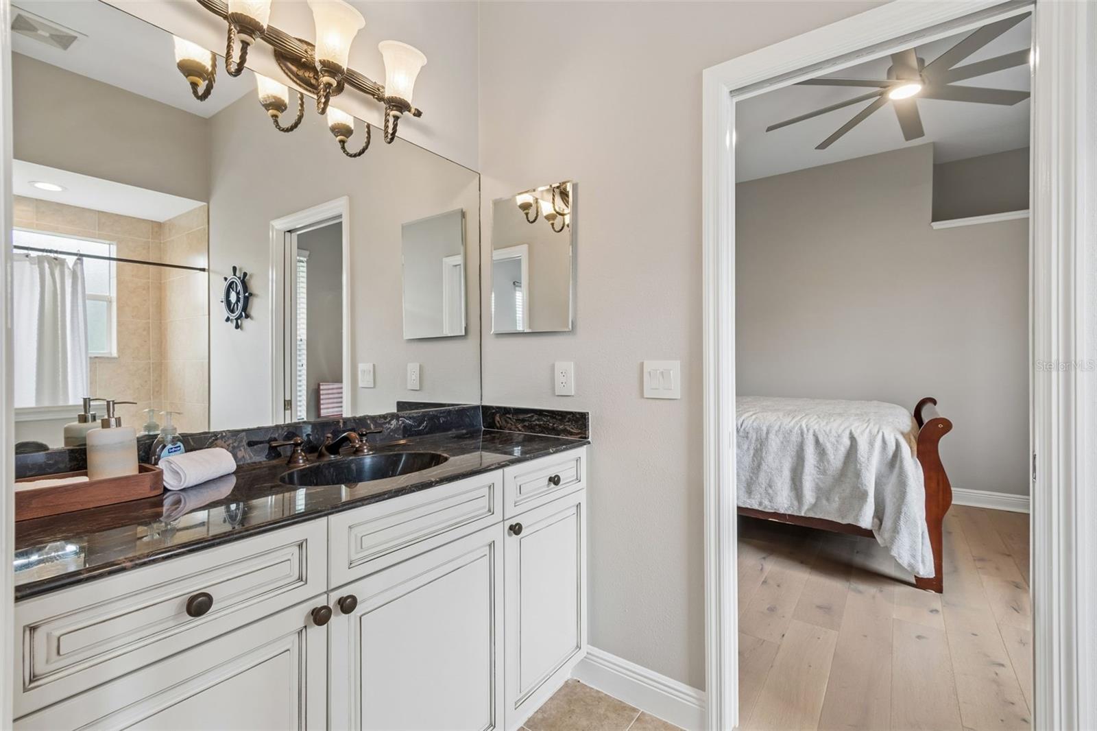 CHAMPIONS CLUB - Residential