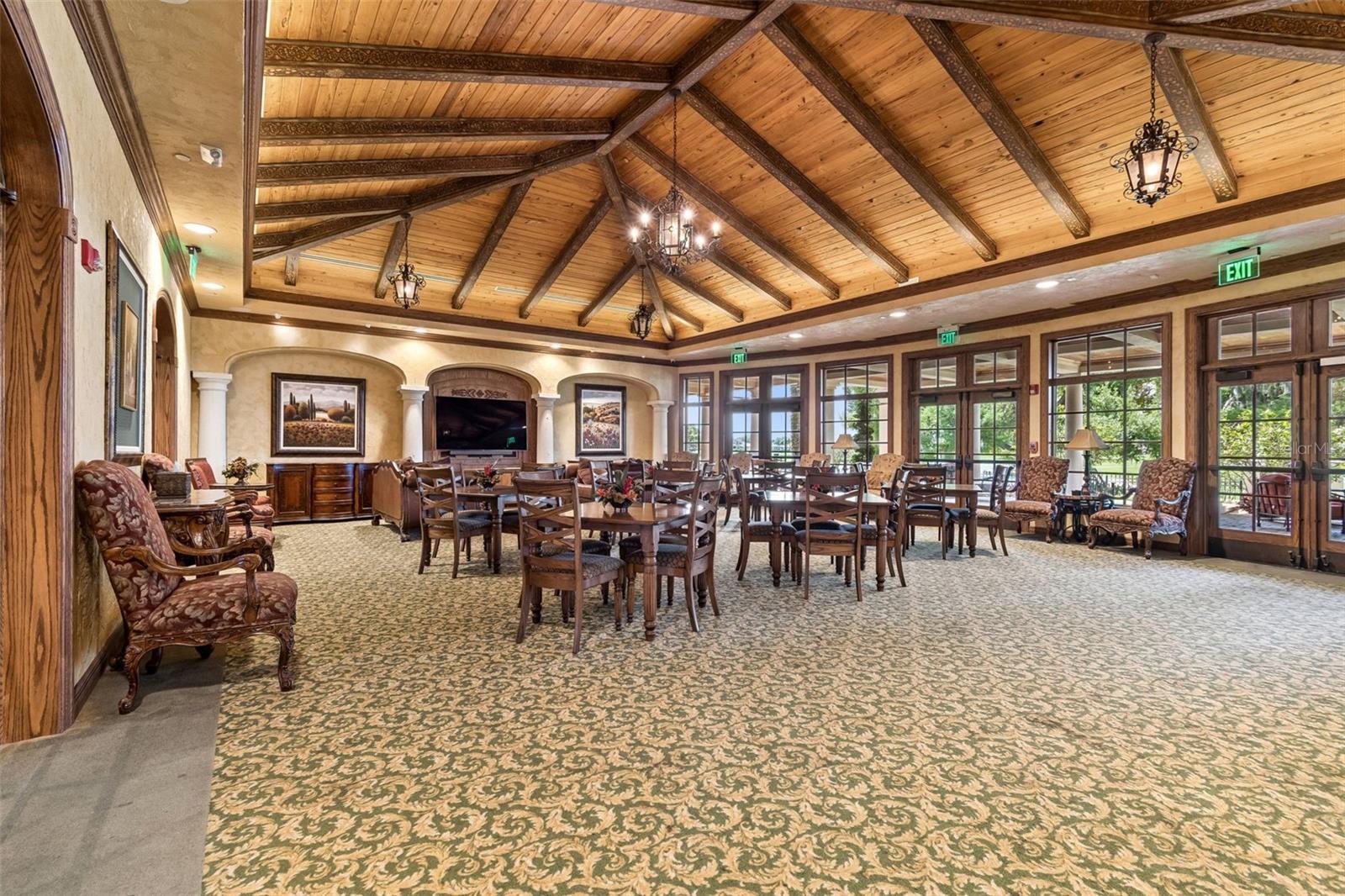 CHAMPIONS CLUB - Residential