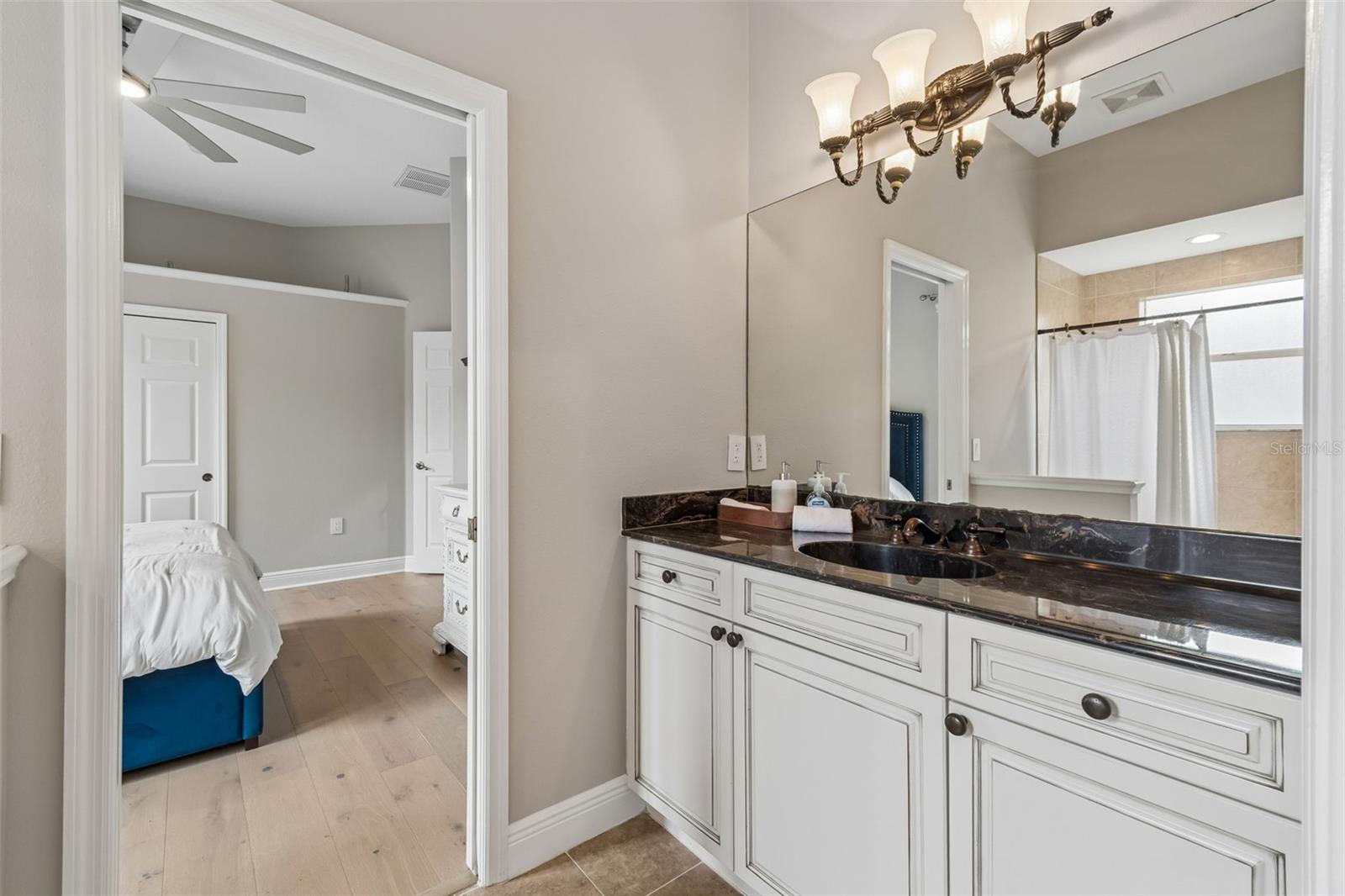 CHAMPIONS CLUB - Residential