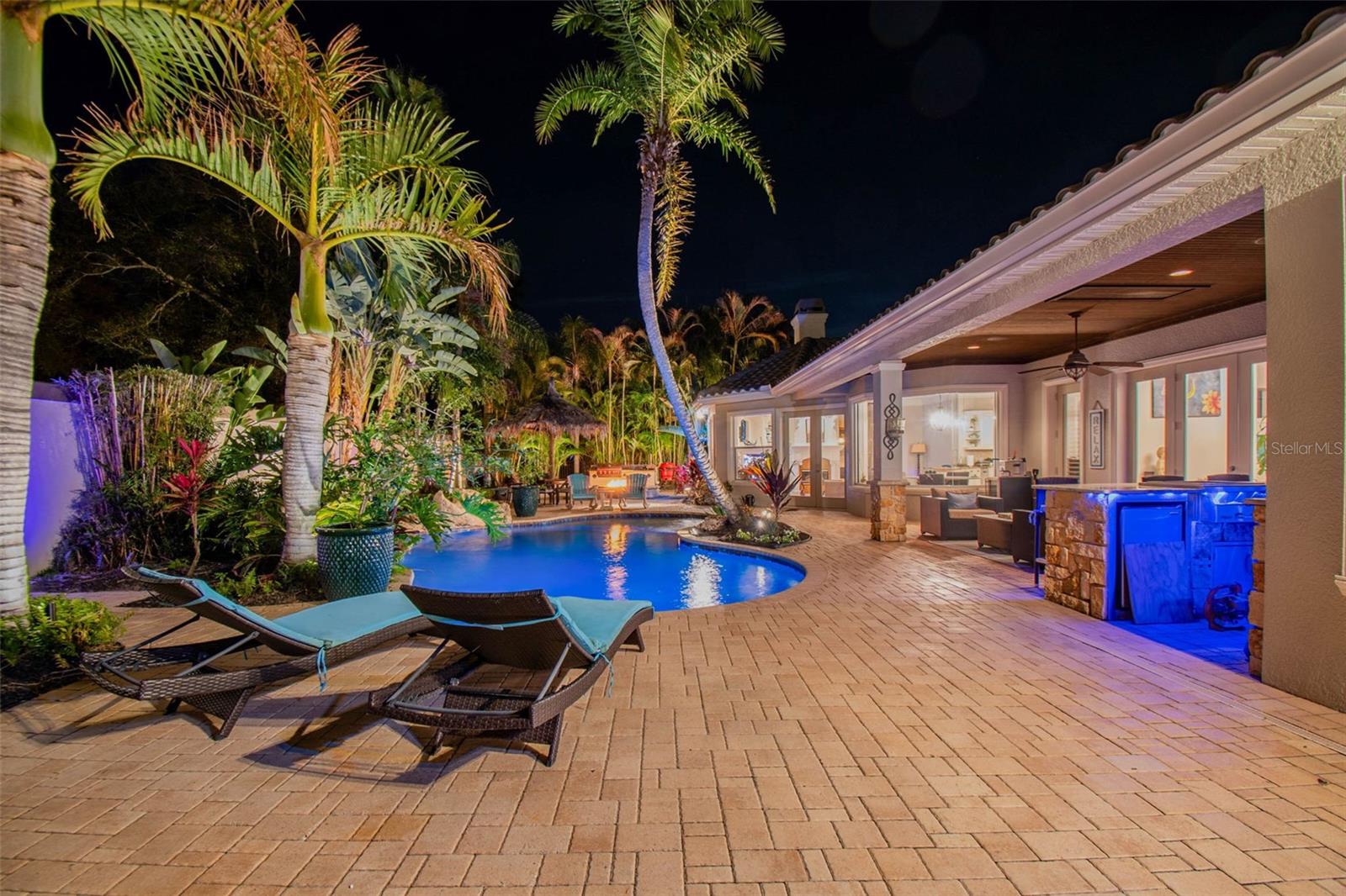 CHAMPIONS CLUB - Residential