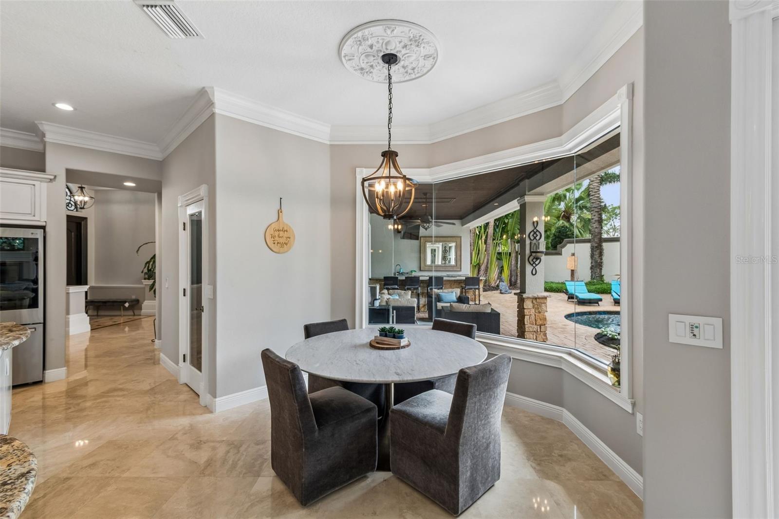 CHAMPIONS CLUB - Residential