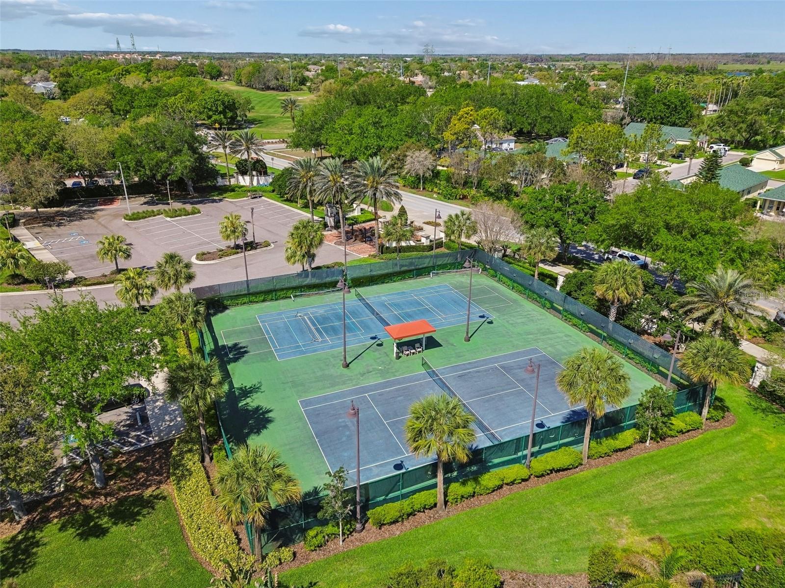 CHAMPIONS CLUB - Residential