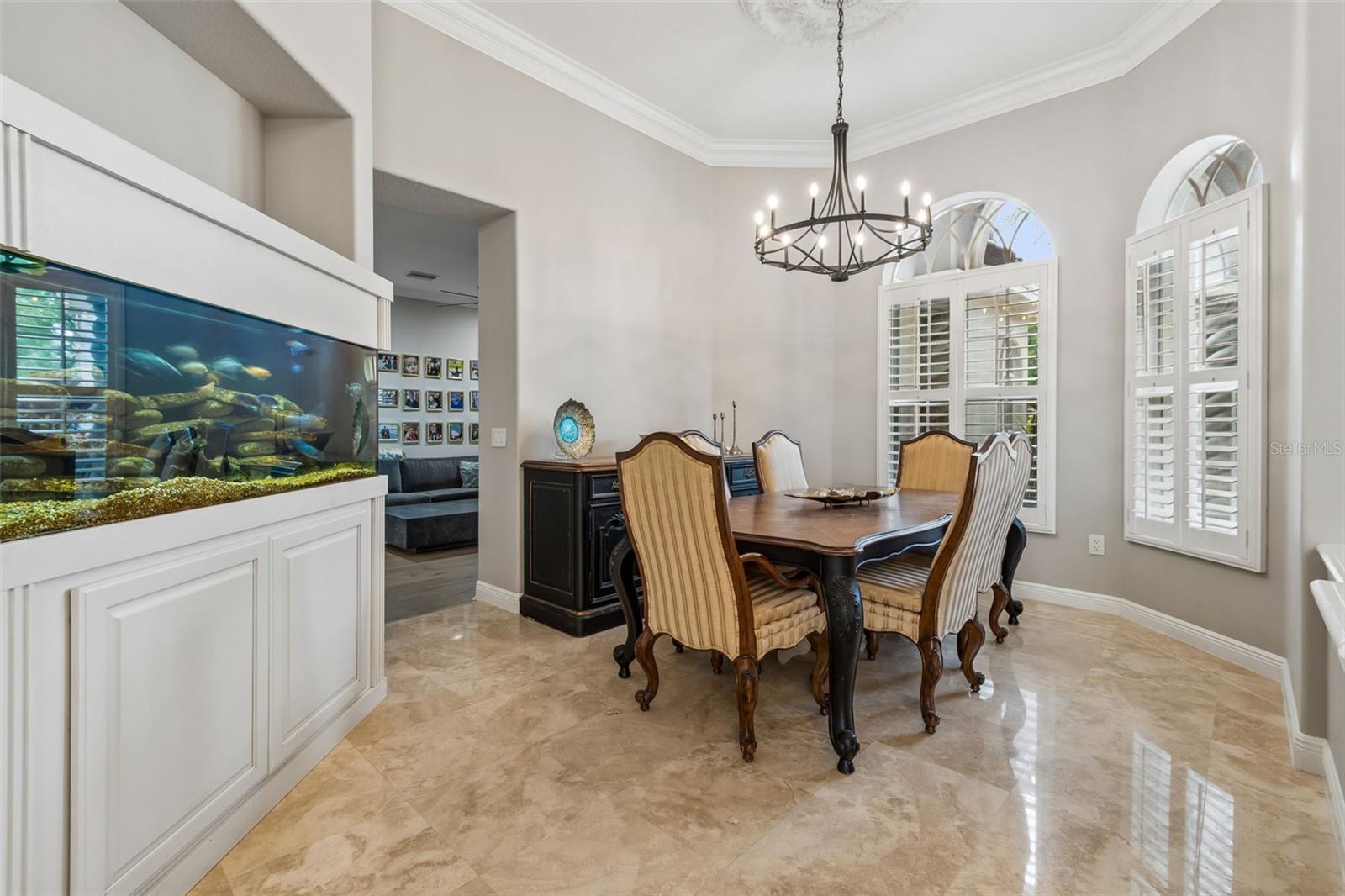 CHAMPIONS CLUB - Residential