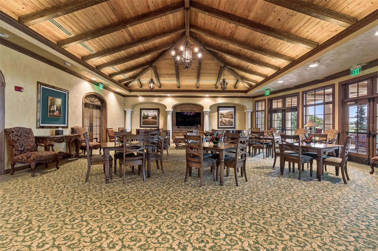 CHAMPIONS CLUB - Residential