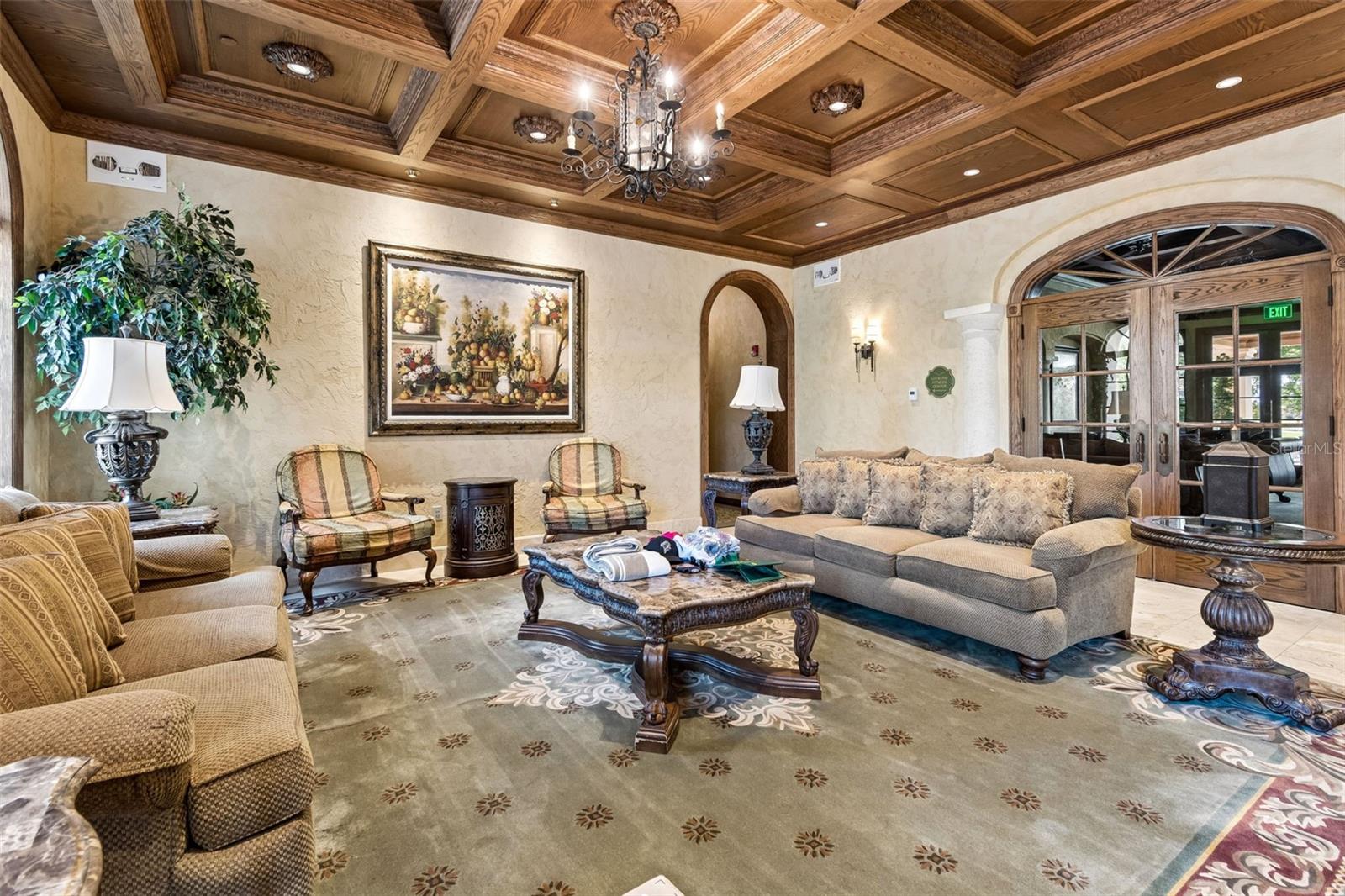 CHAMPIONS CLUB - Residential