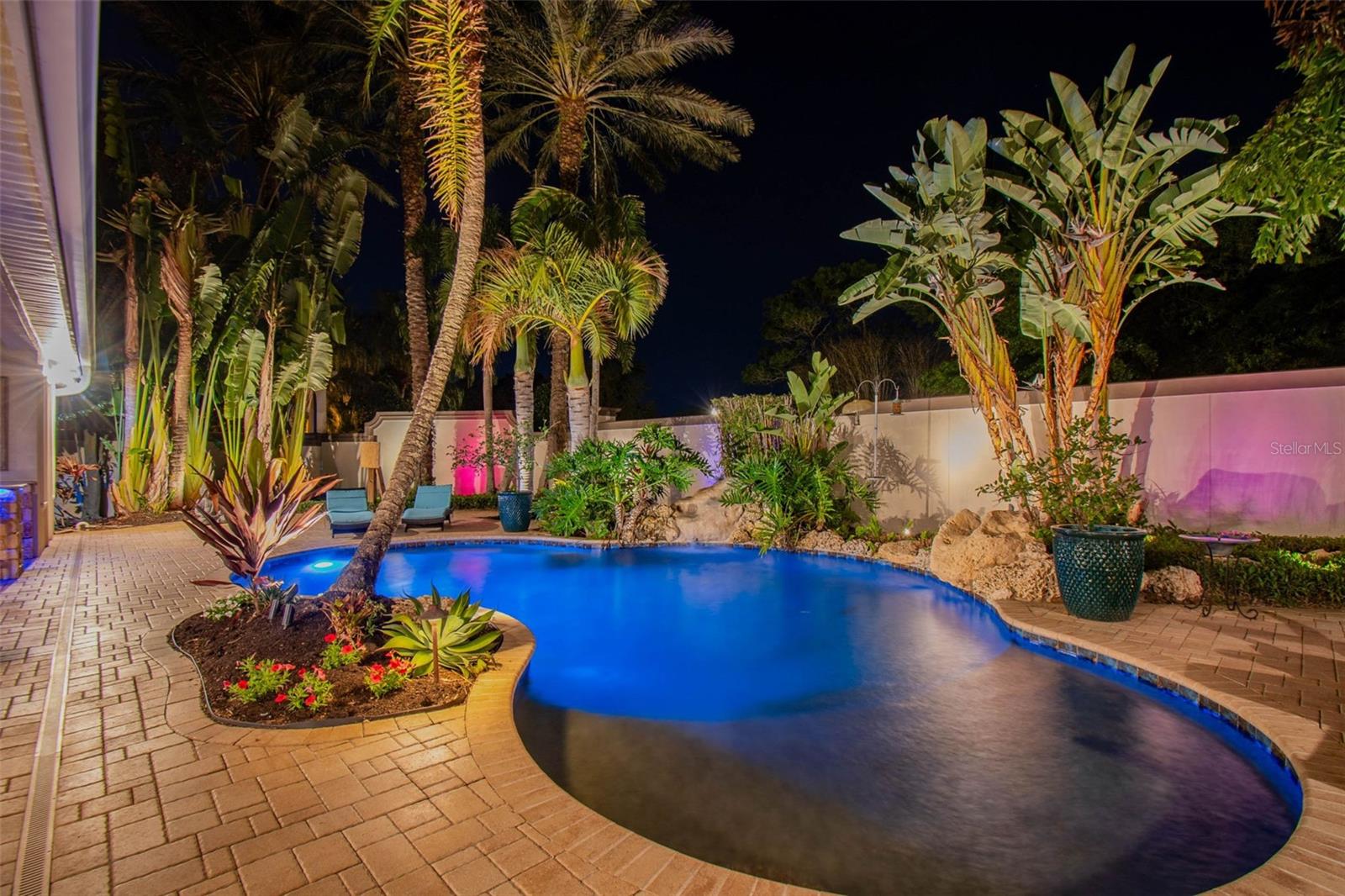 CHAMPIONS CLUB - Residential