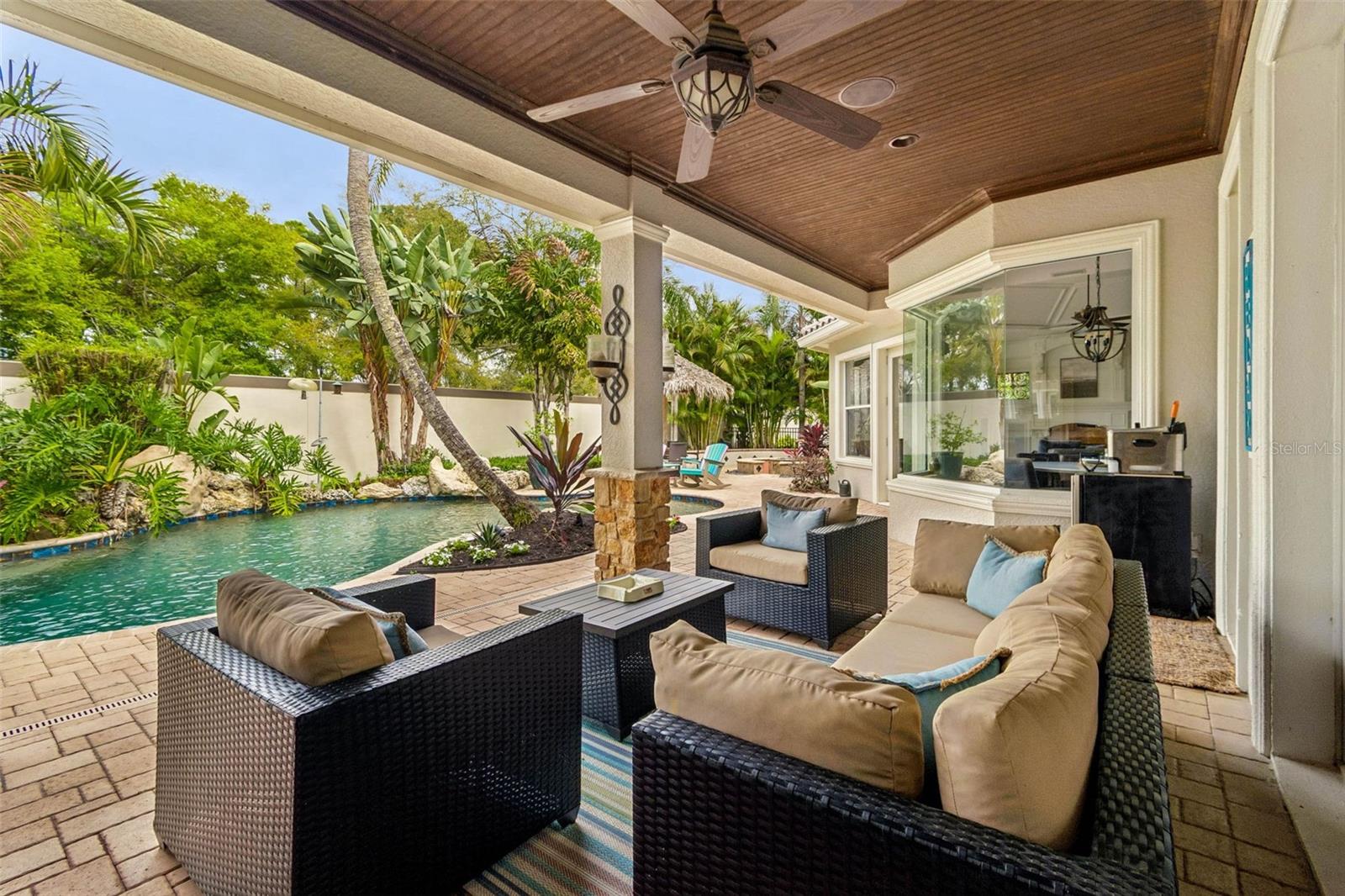 CHAMPIONS CLUB - Residential