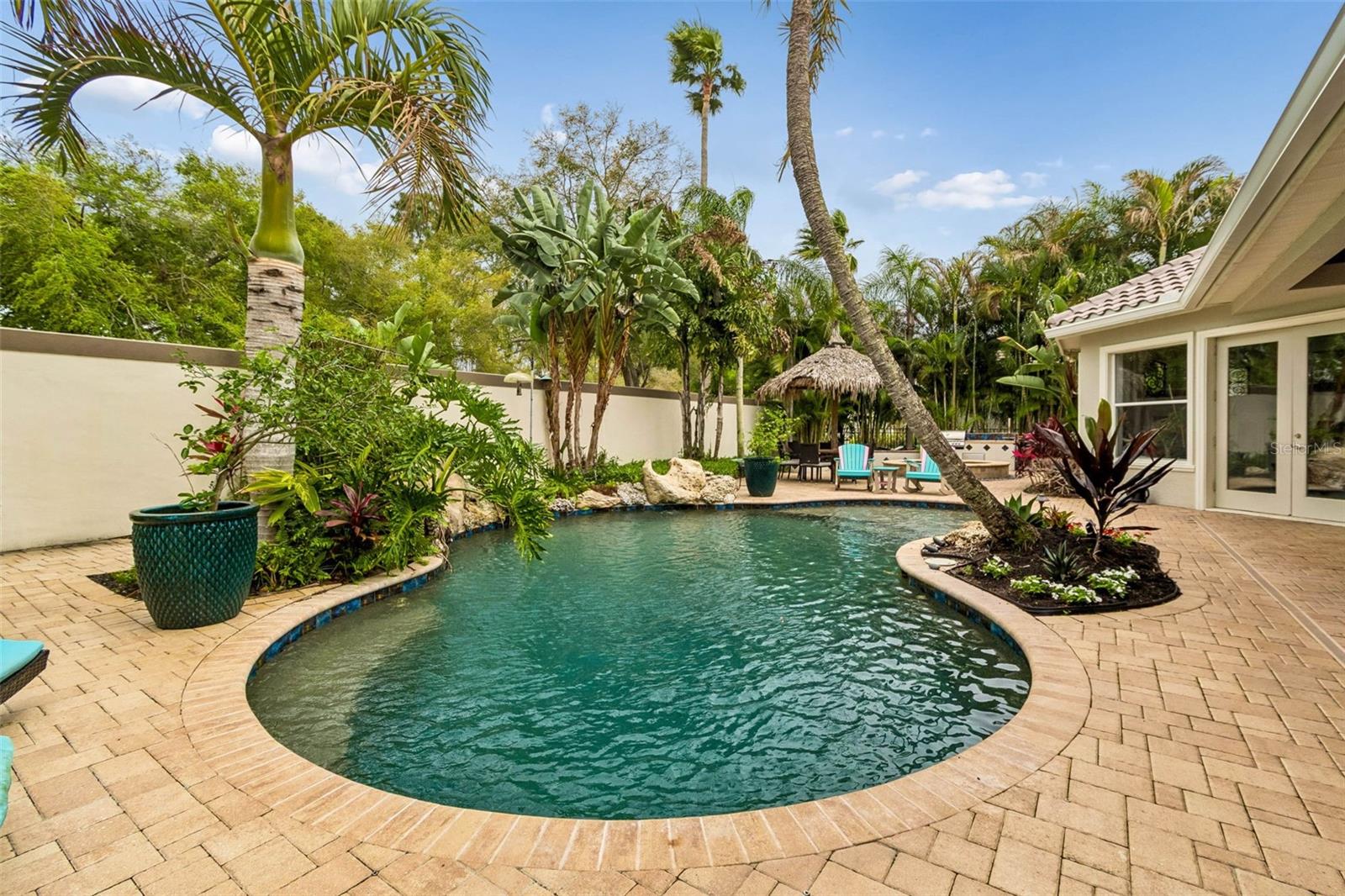 CHAMPIONS CLUB - Residential