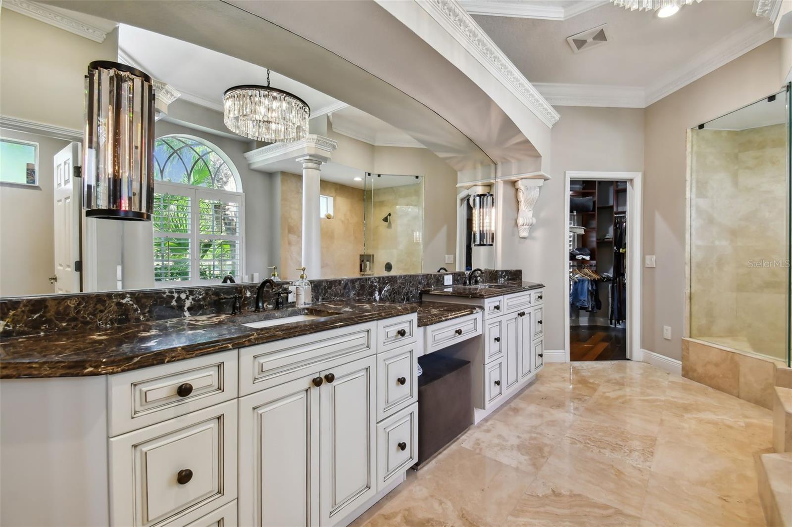 CHAMPIONS CLUB - Residential