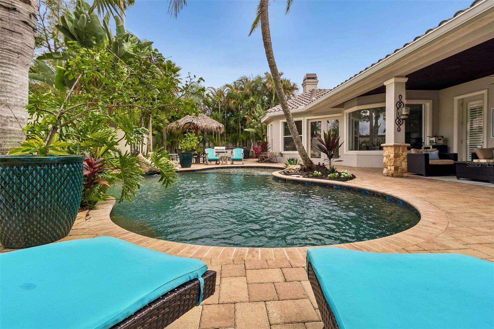 CHAMPIONS CLUB - Residential