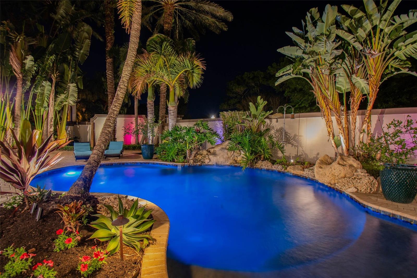 CHAMPIONS CLUB - Residential