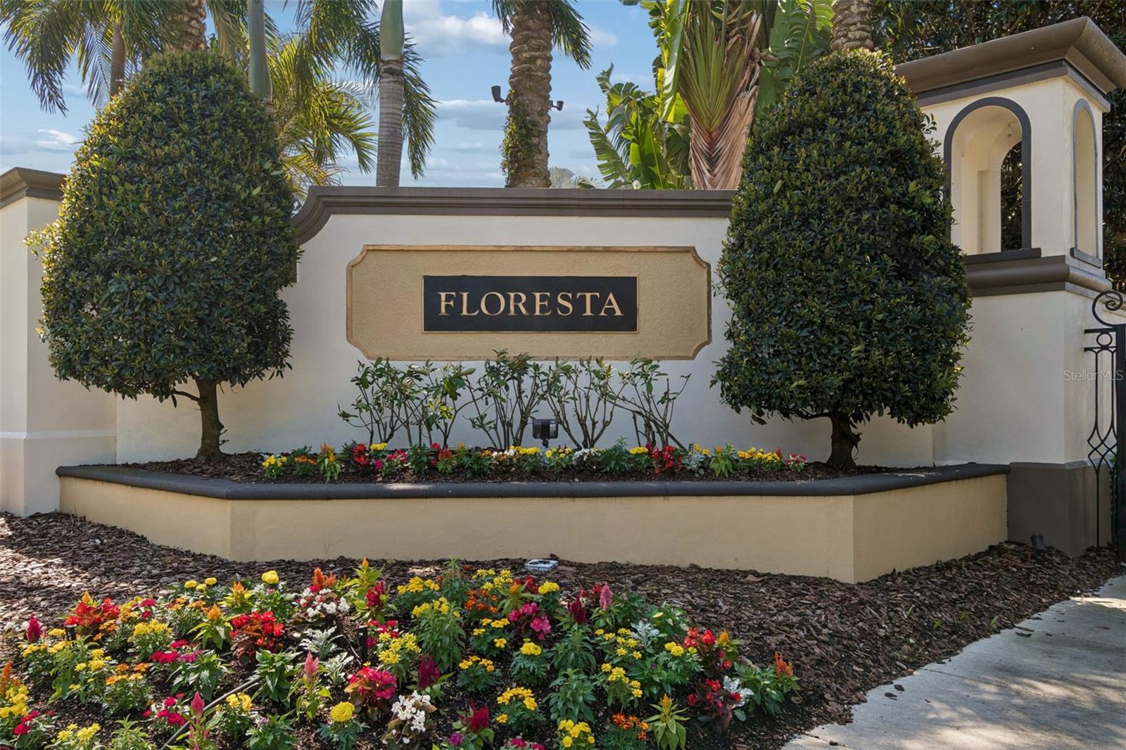 CHAMPIONS CLUB - Residential