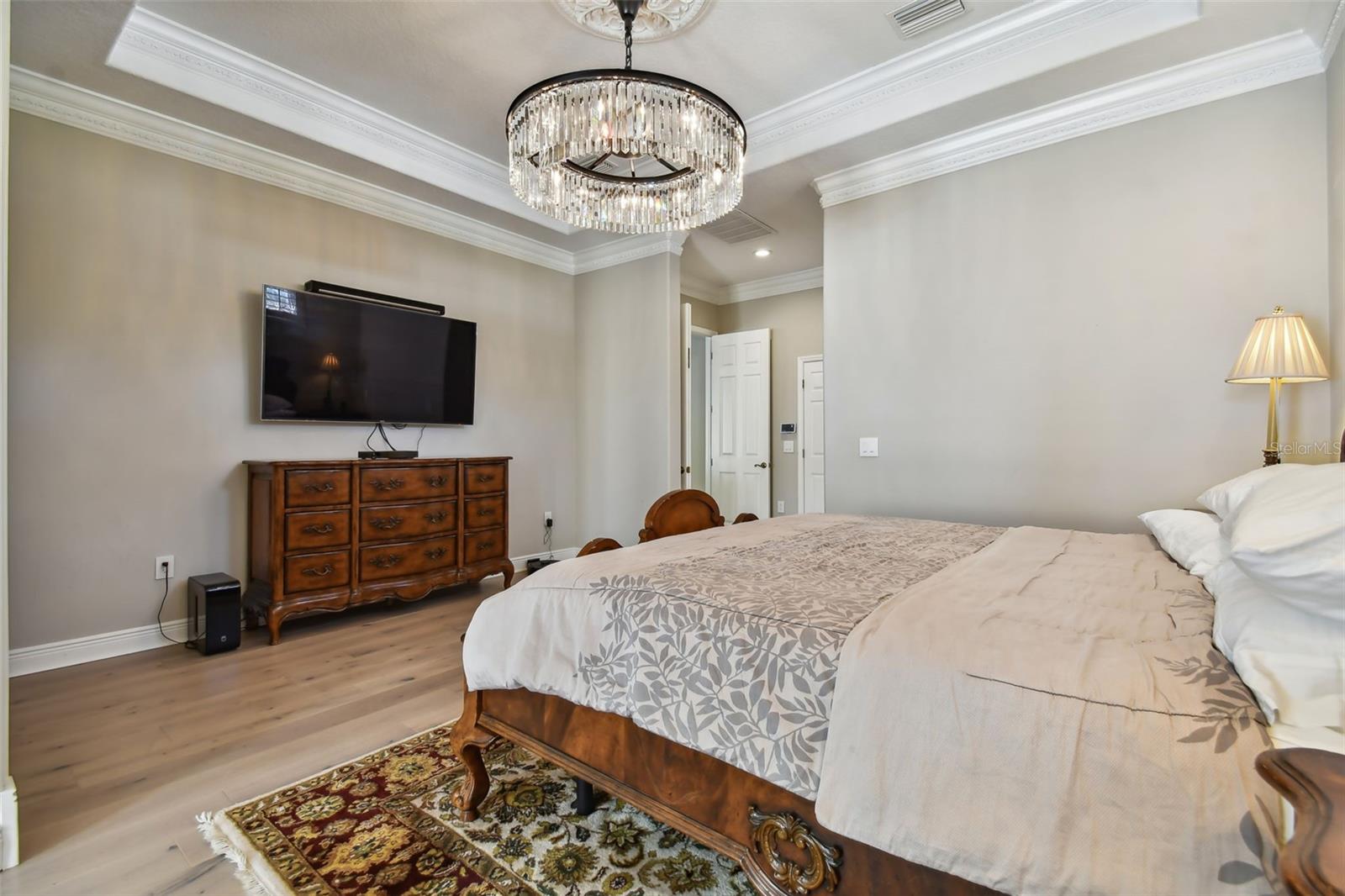 CHAMPIONS CLUB - Residential