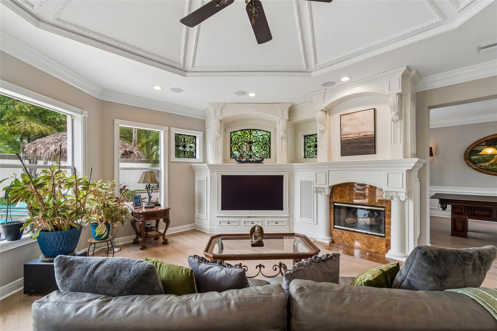 CHAMPIONS CLUB - Residential