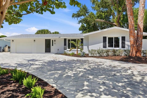 Photo of 512 Sante Joseph Street, Venice, FL 34285 (MLS # A4706959)