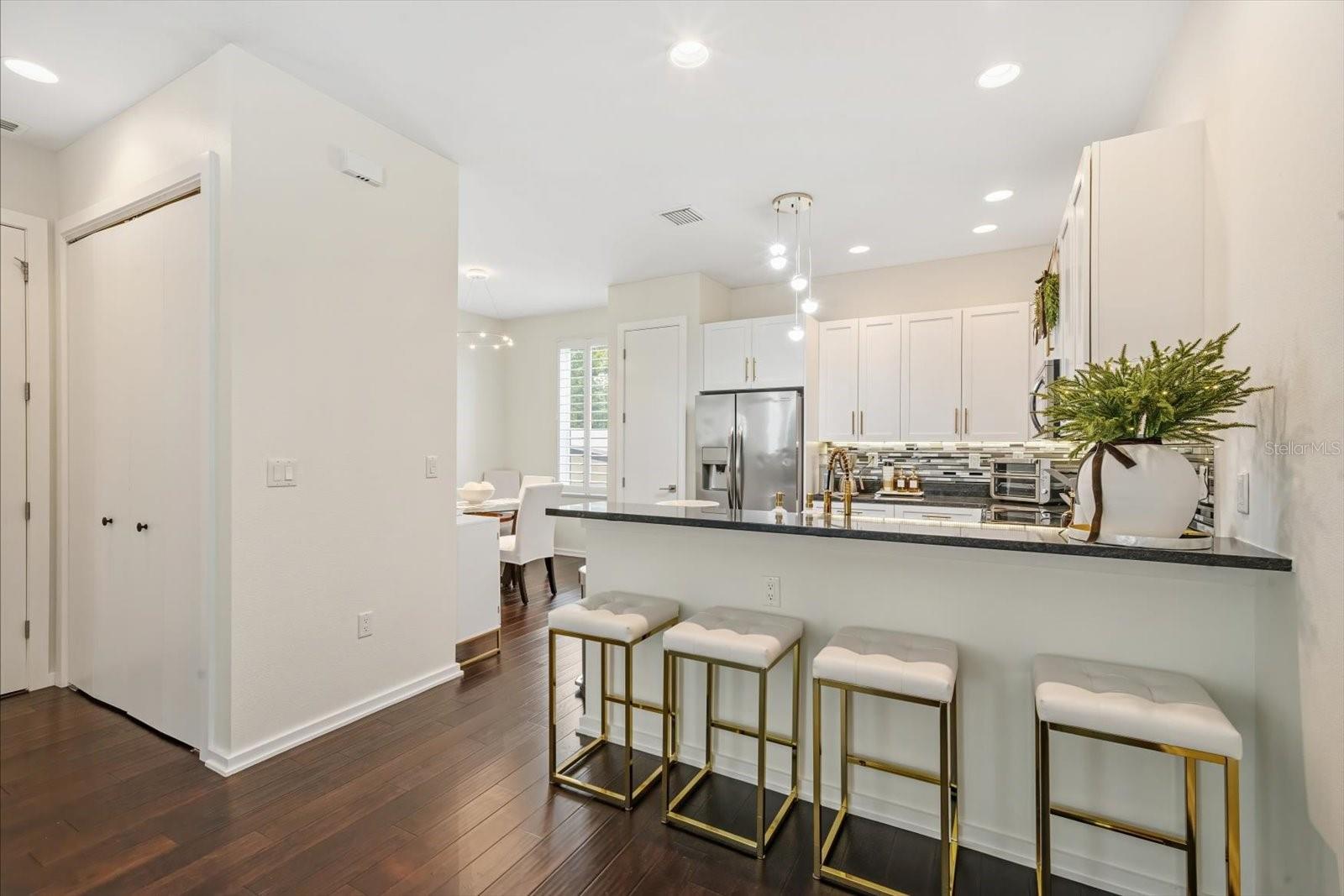 1910 URBAN NORTH TWNHMS - Residential