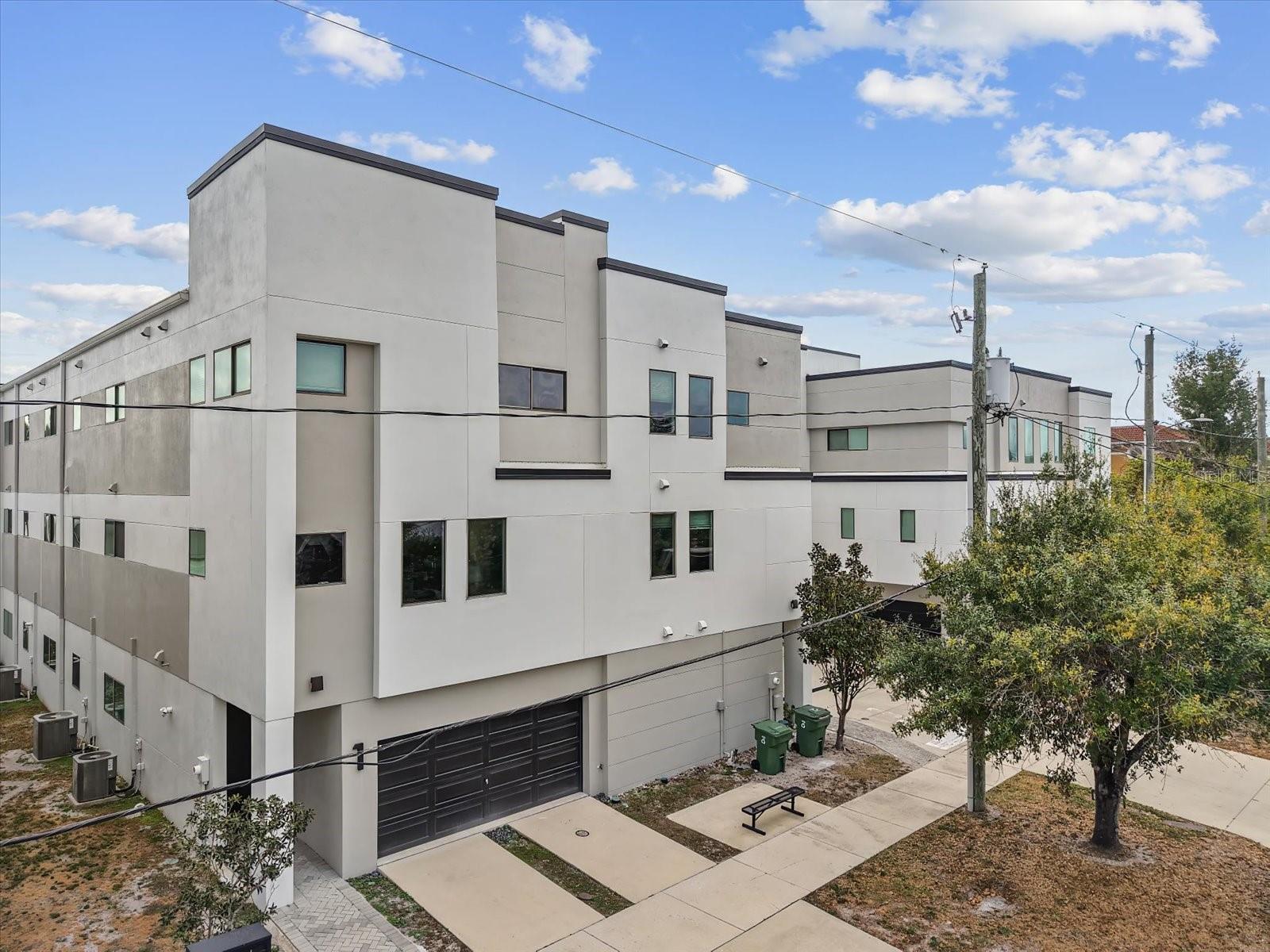 1910 URBAN NORTH TWNHMS - Residential