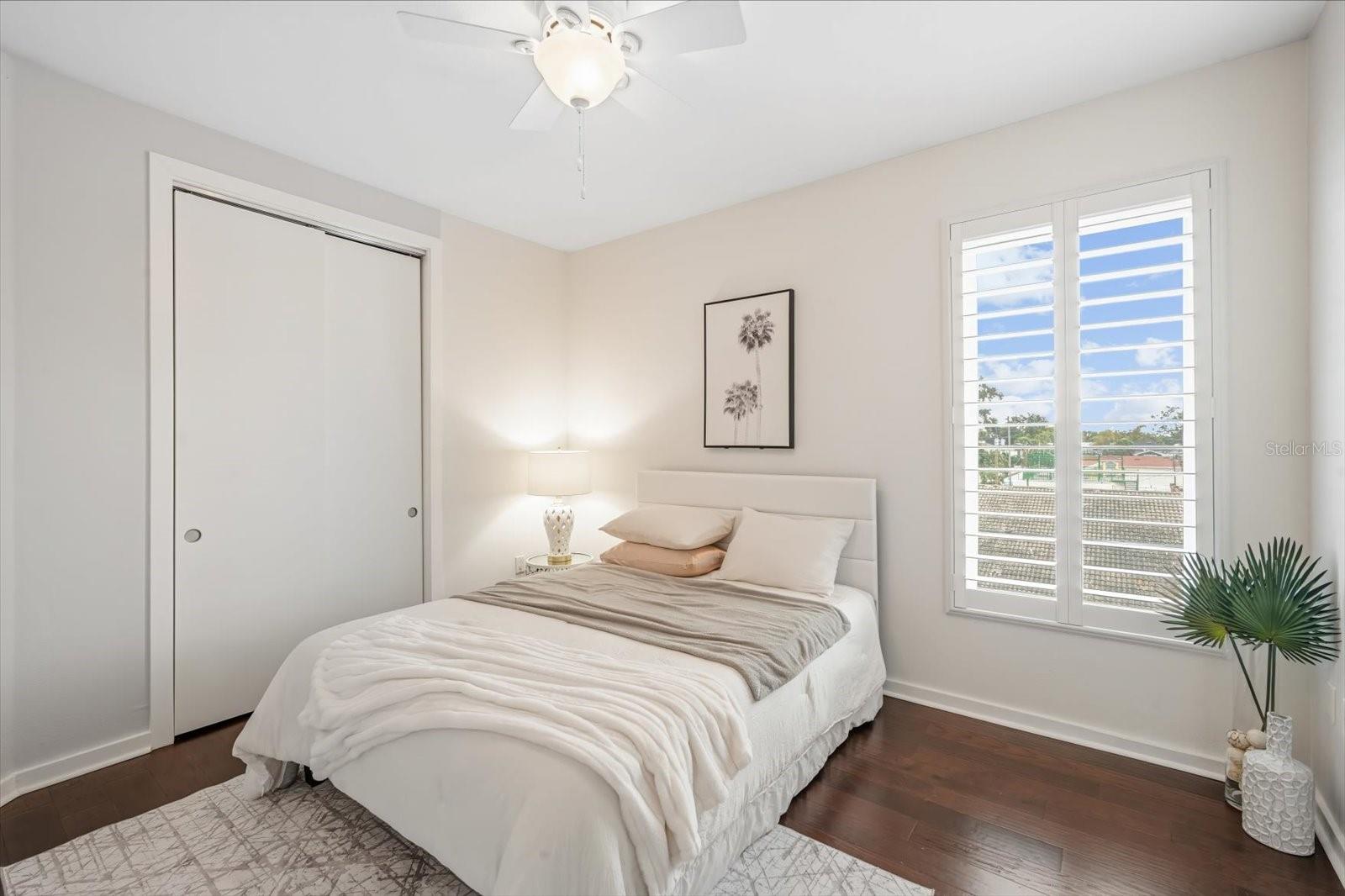 1910 URBAN NORTH TWNHMS - Residential