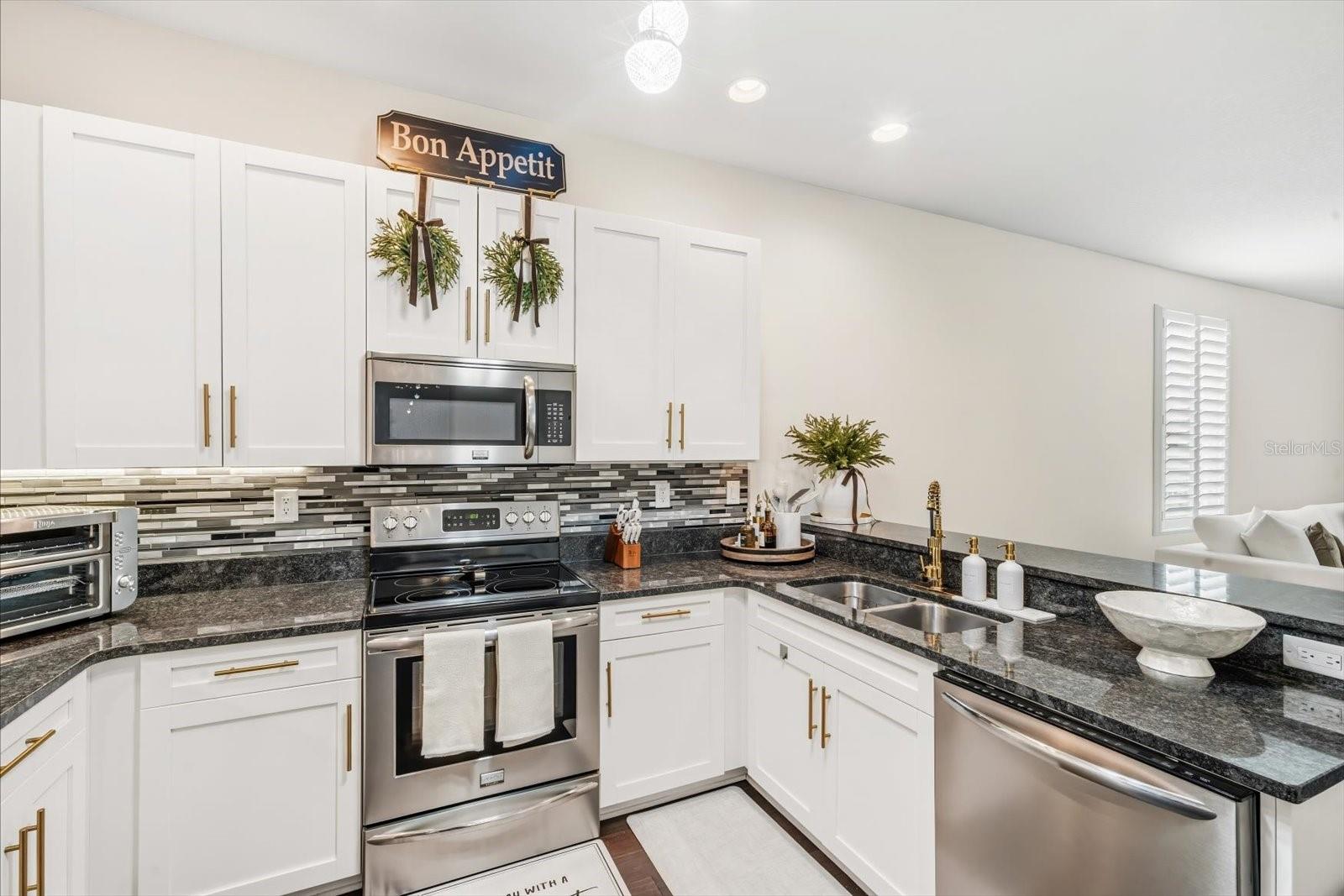 1910 URBAN NORTH TWNHMS - Residential