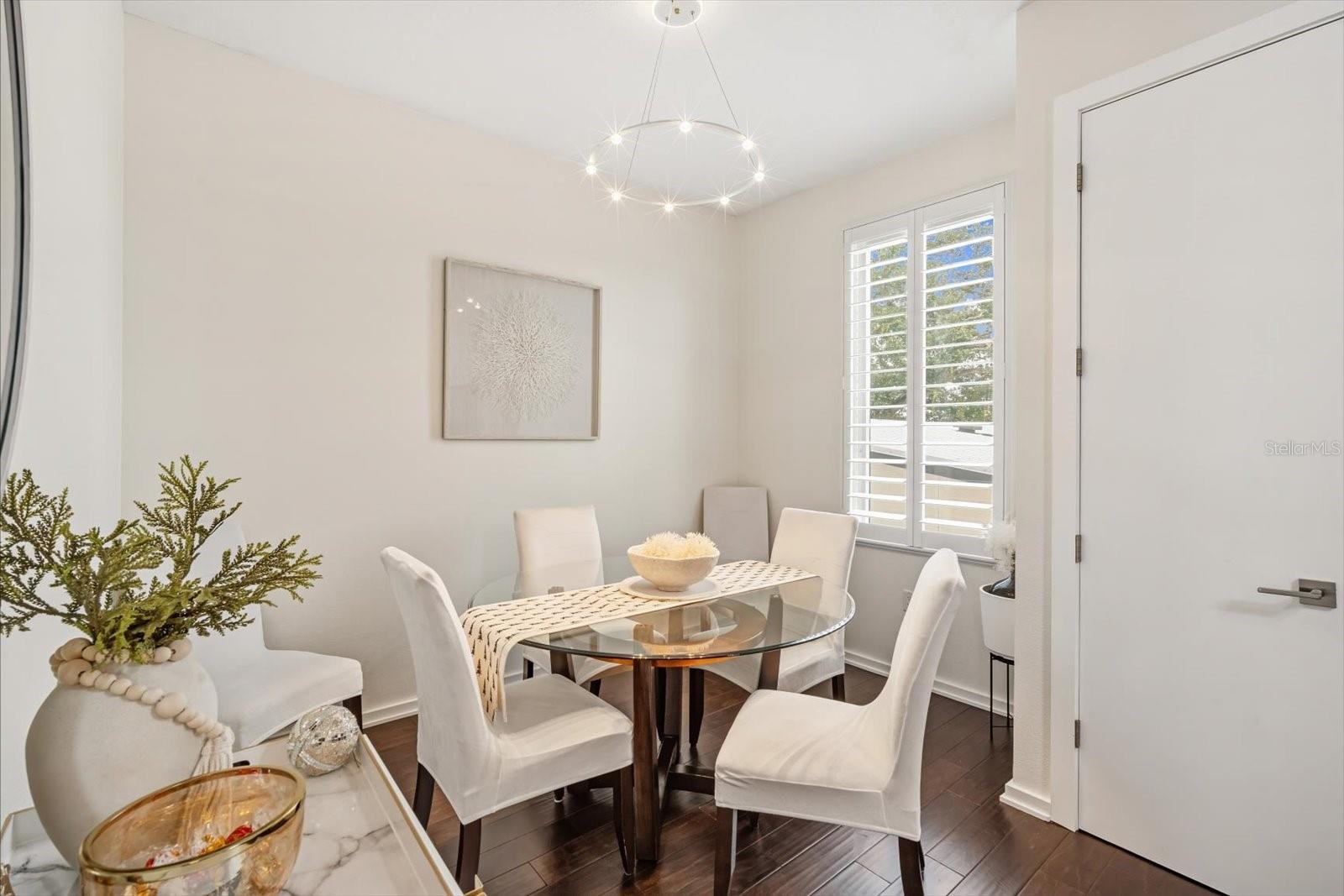 1910 URBAN NORTH TWNHMS - Residential