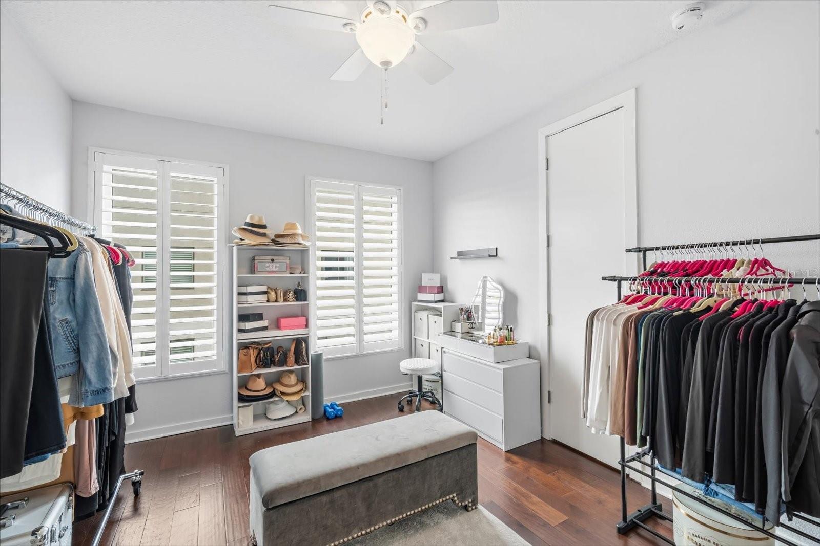 1910 URBAN NORTH TWNHMS - Residential