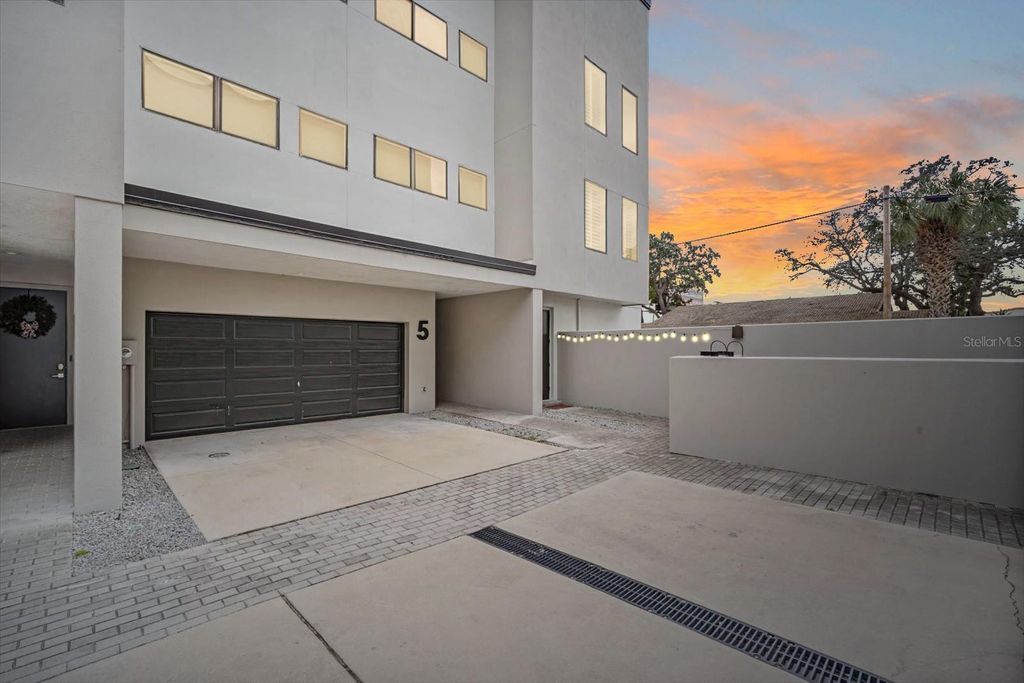 Photo of 1910 W North A Street #6, Tampa, FL 33606 (MLS # TB8456060)