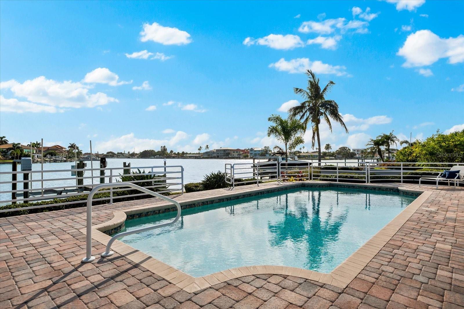 HOWARD ESTATES - Residential