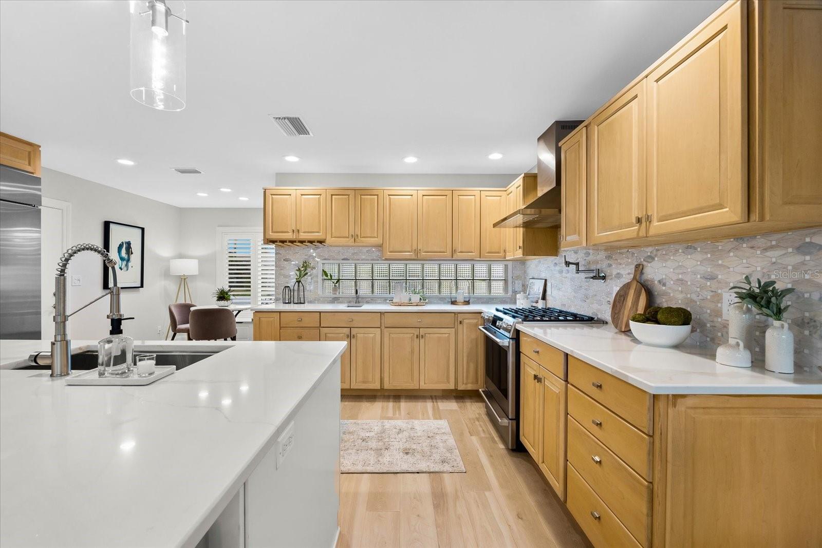 HOWARD ESTATES - Residential