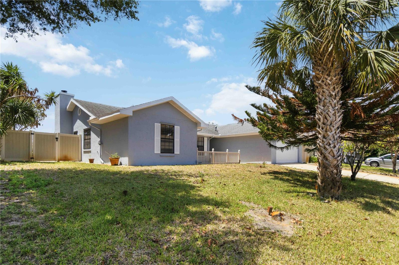 2595 WHITE OAK LANE