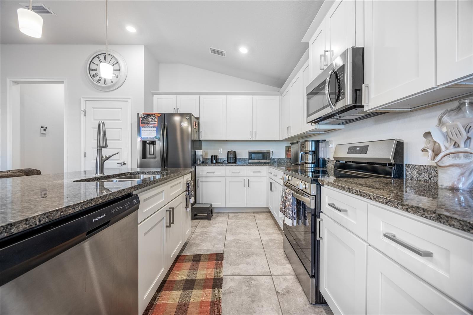 COUNTRY WAY SOUTH PH 1 PB 38 PG 79 - Residential