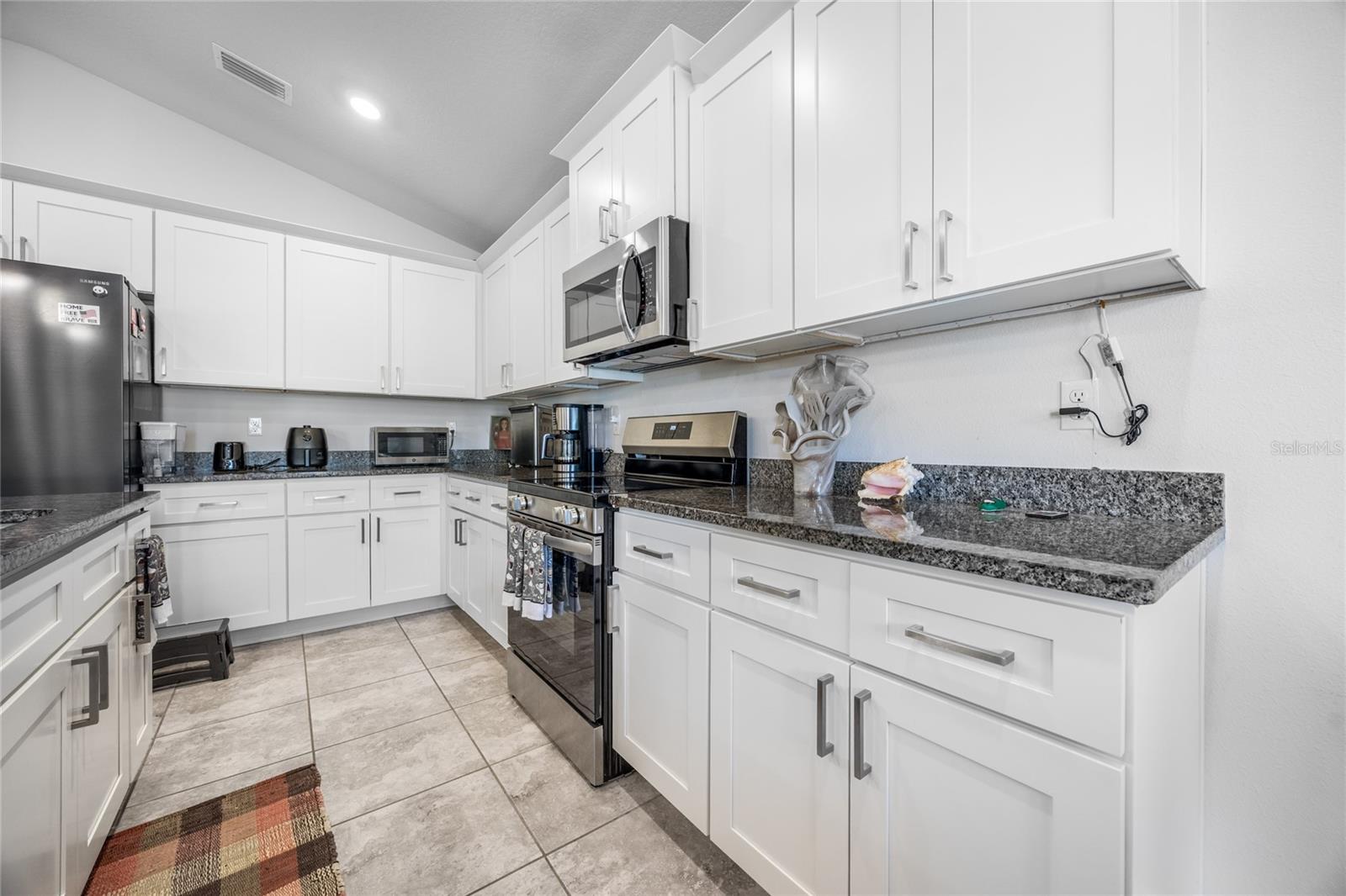 COUNTRY WAY SOUTH PH 1 PB 38 PG 79 - Residential