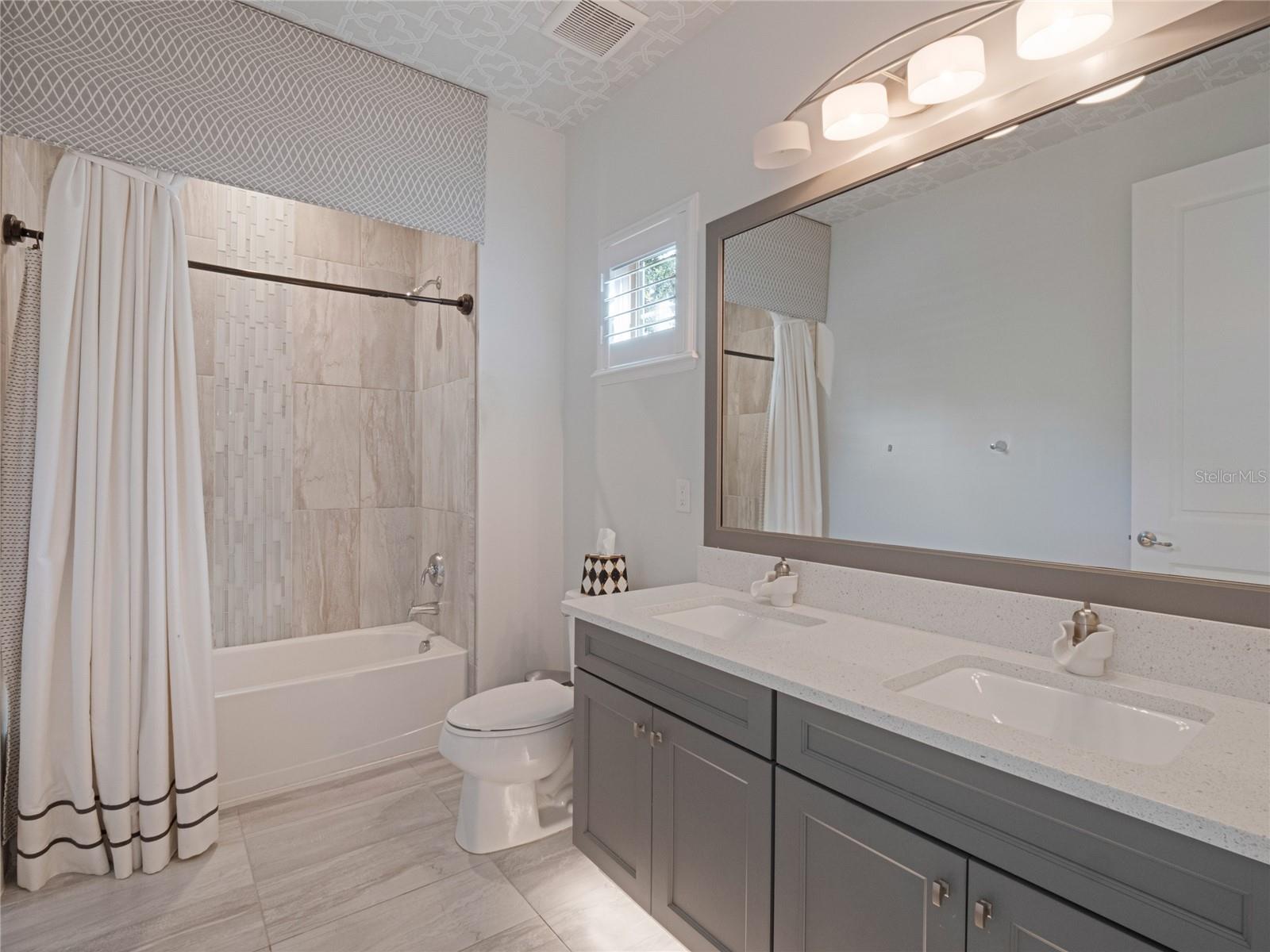 ROYAL CYPRESS PRESERVE - Residential