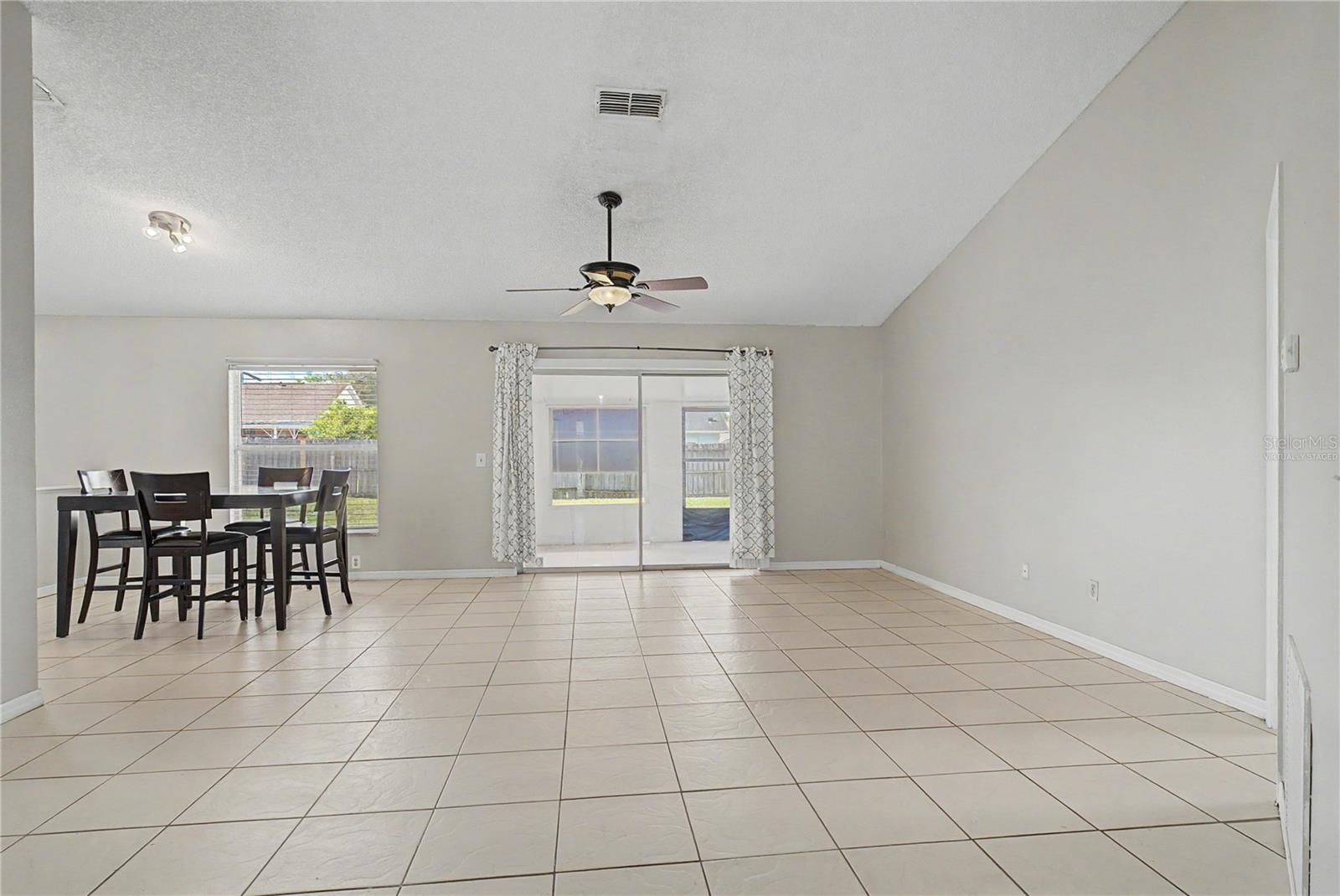 COUNTRY CHASE UNIT 2 24/91 LOT 73 - Residential