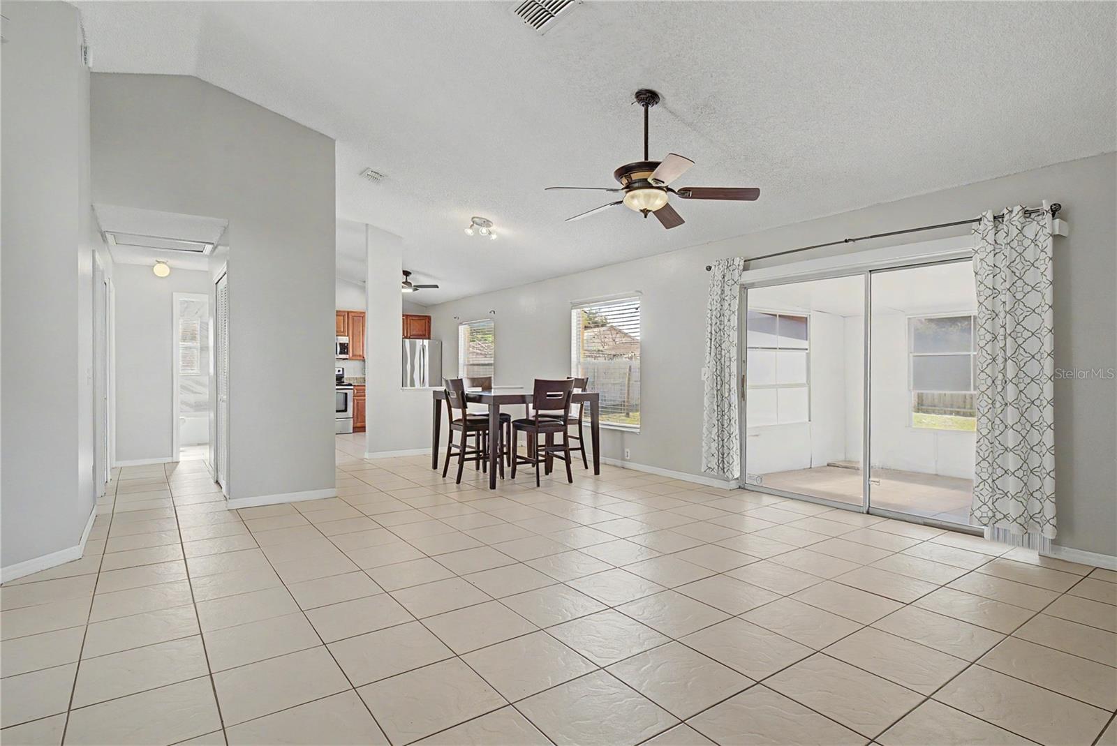 COUNTRY CHASE UNIT 2 24/91 LOT 73 - Residential