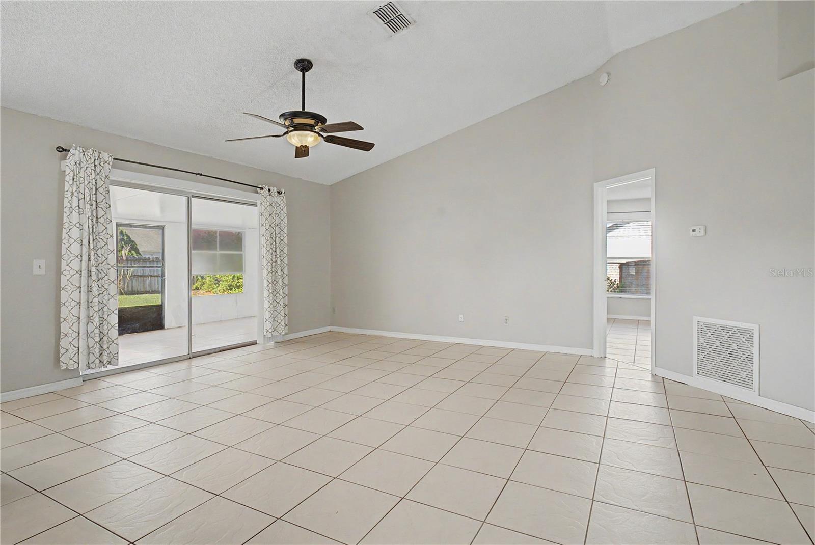 COUNTRY CHASE UNIT 2 24/91 LOT 73 - Residential