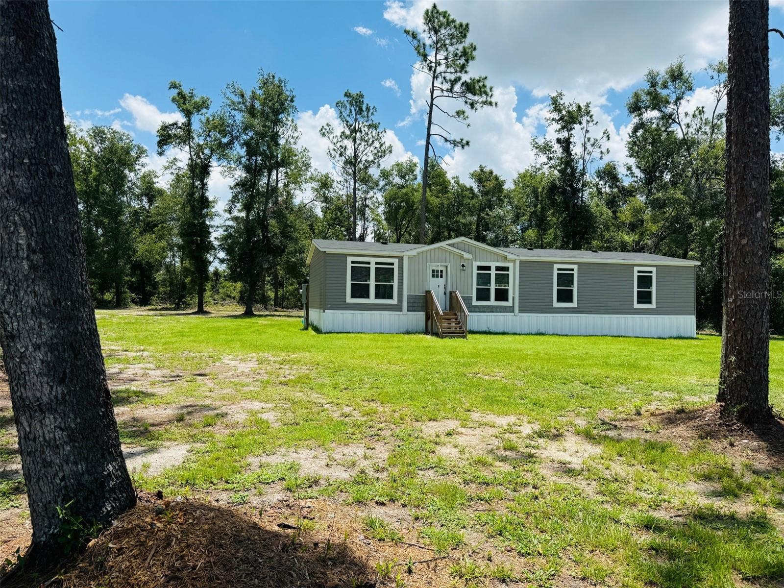 Brand New 4Bed 2Bath on 1acre! The Aspen model by Live Oak Homes features some amazing upgrades.