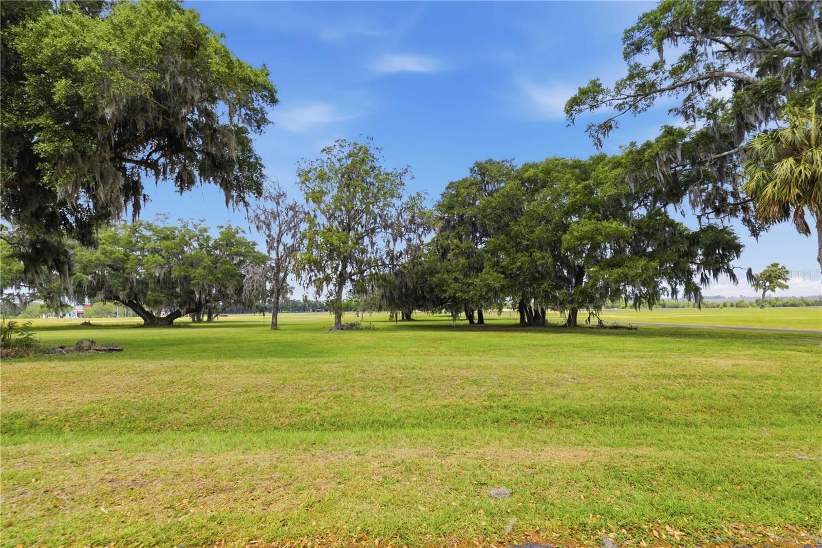 JUMBOLAIR AVIATION ESTATE - Land
