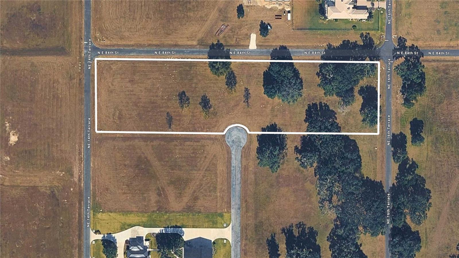 JUMBOLAIR AVIATION ESTATE - Land