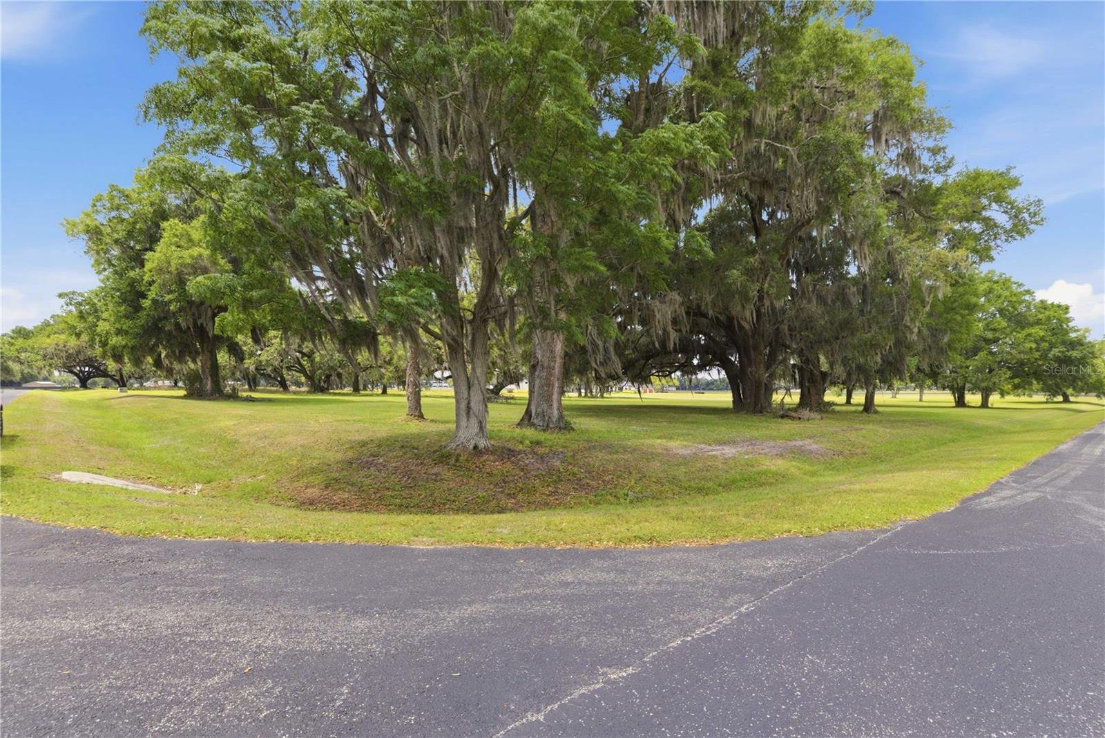 JUMBOLAIR AVIATION ESTATE - Land