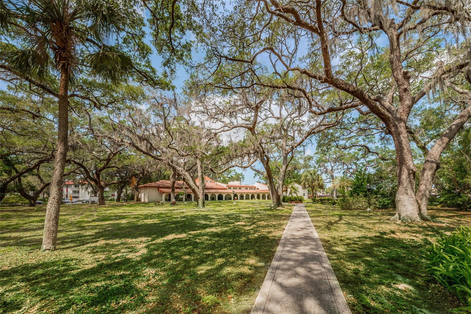 SEVILLE CONDO 2 - Residential