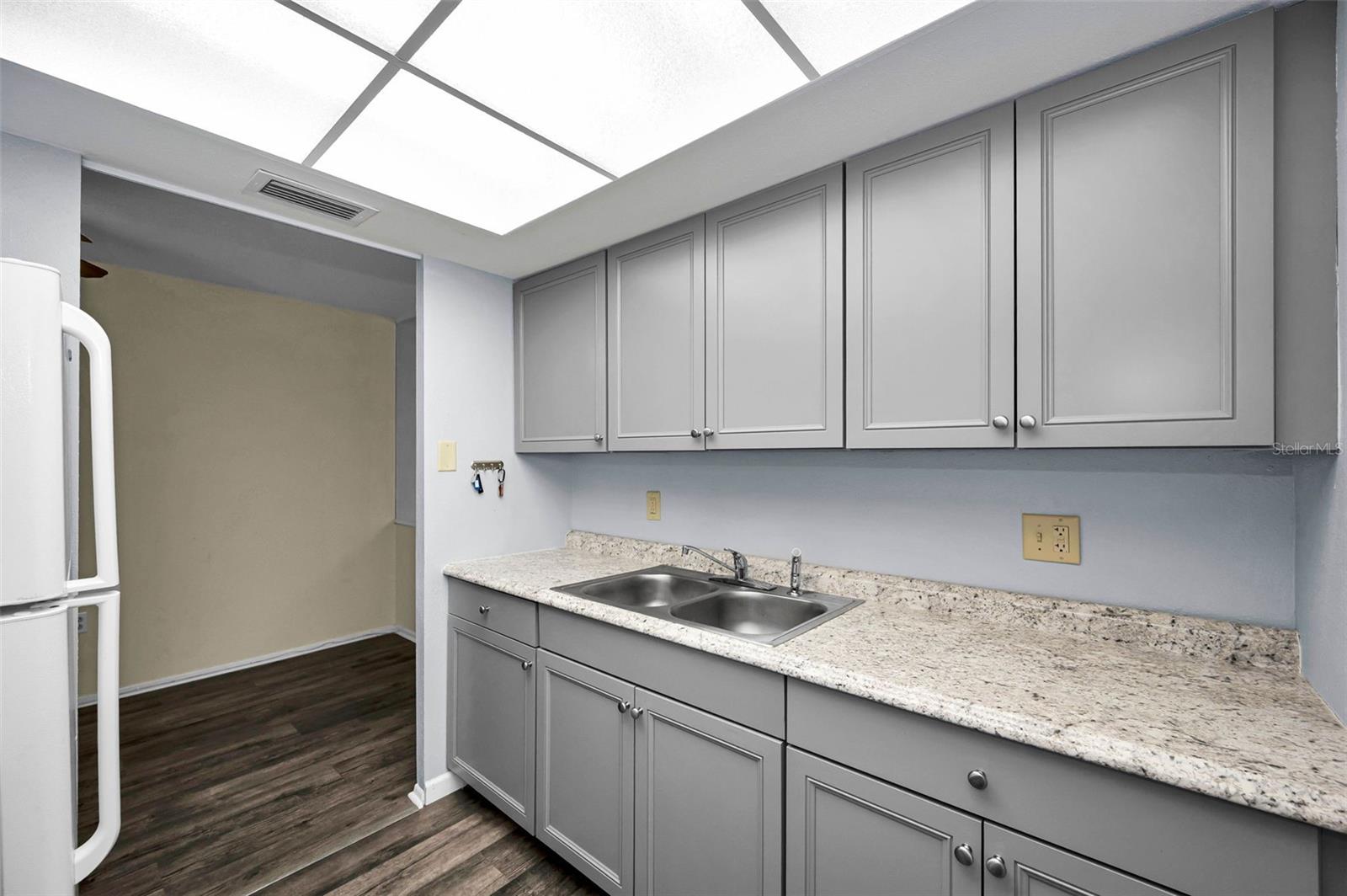 SEVILLE CONDO 2 - Residential