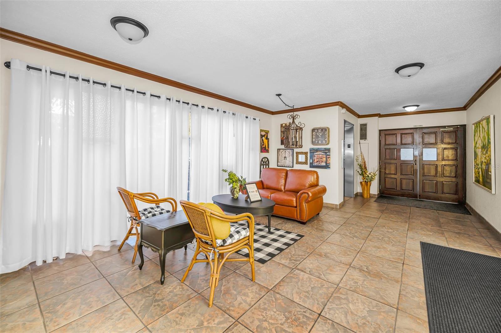 SEVILLE CONDO 2 - Residential