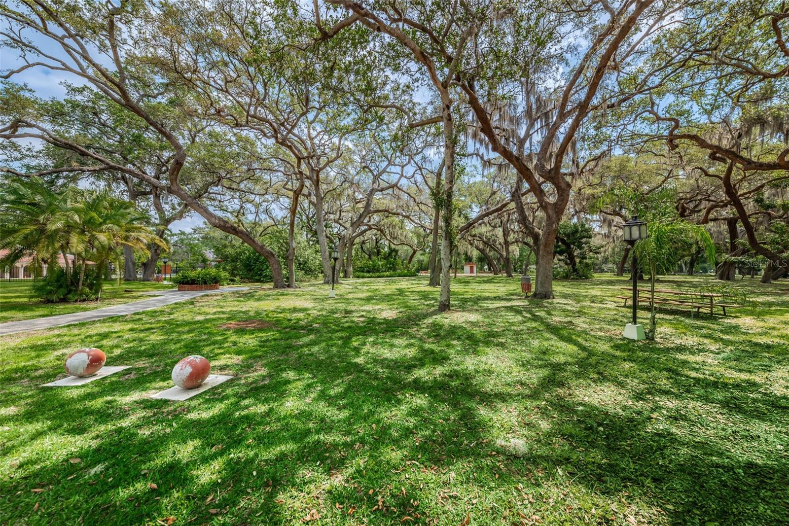 SEVILLE CONDO 2 - Residential