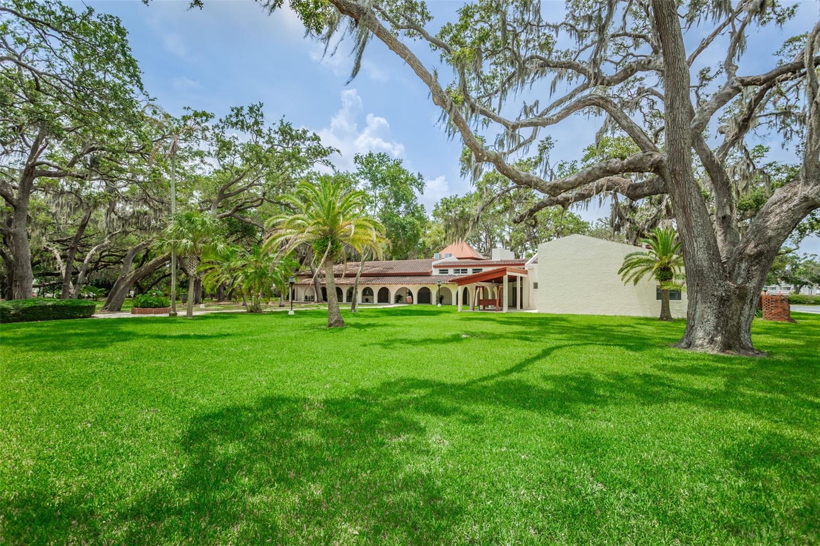 SEVILLE CONDO 2 - Residential