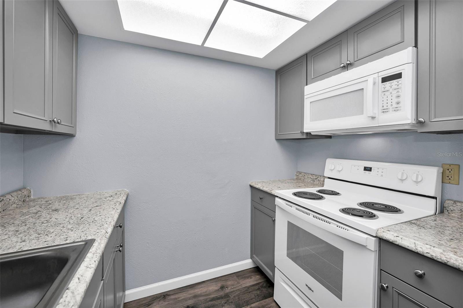 SEVILLE CONDO 2 - Residential