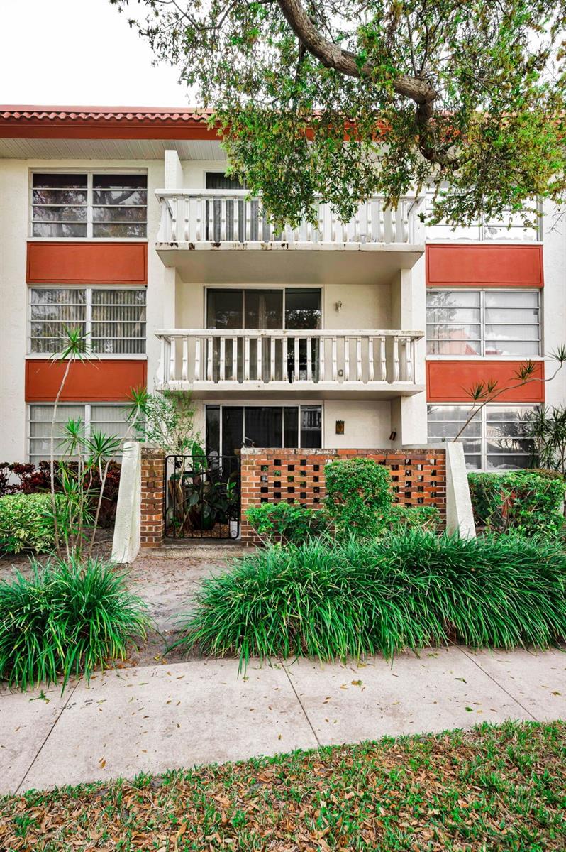 SEVILLE CONDO 2 - Residential