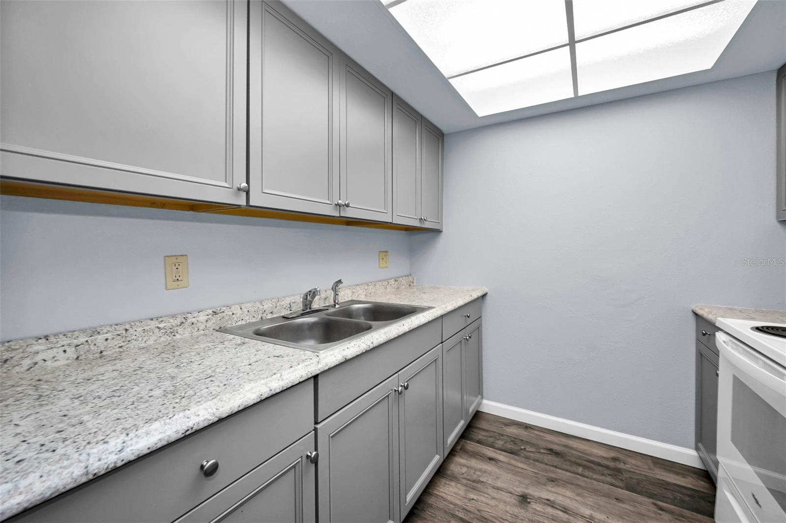 SEVILLE CONDO 2 - Residential