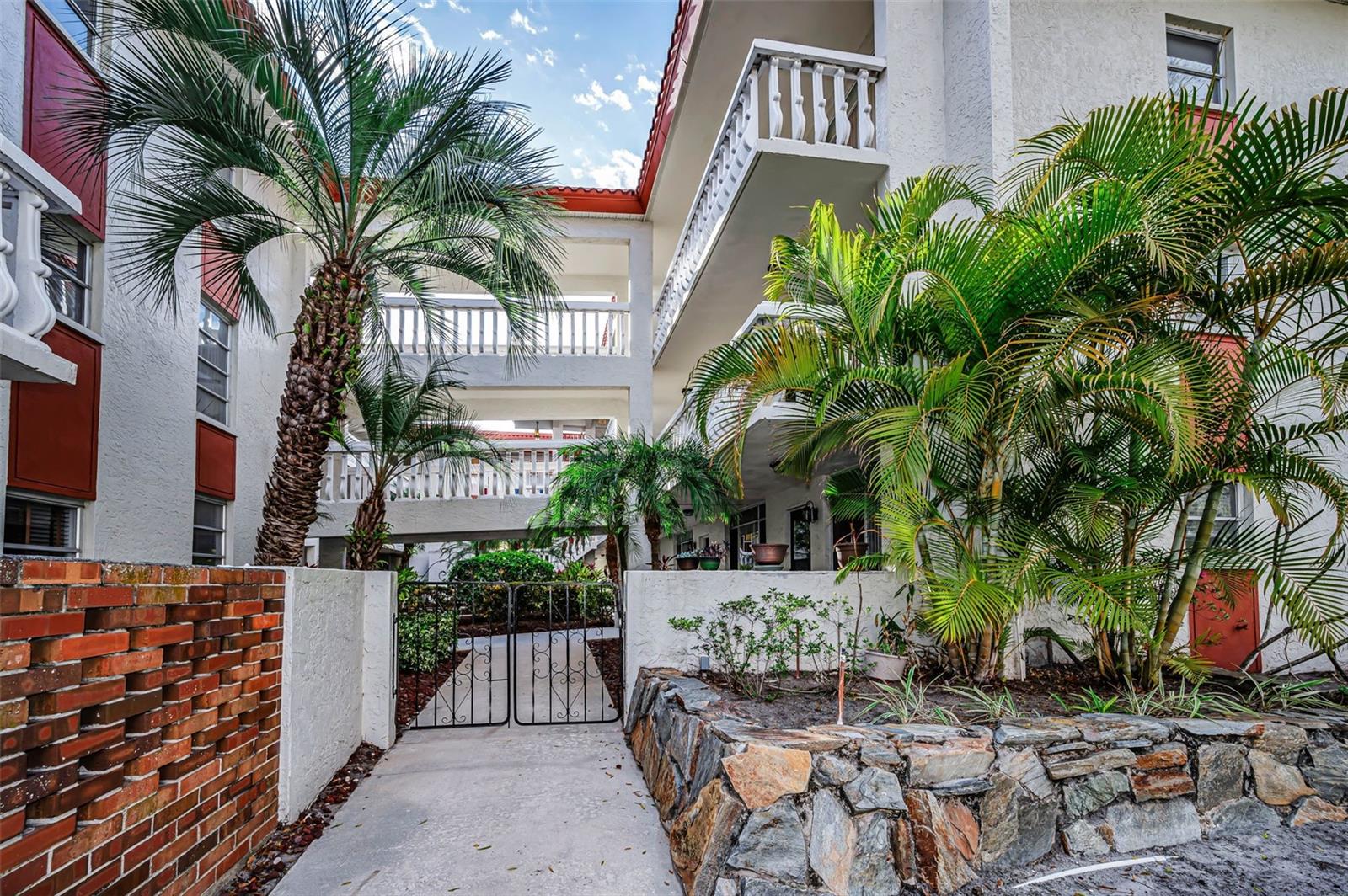 SEVILLE CONDO 2 - Residential