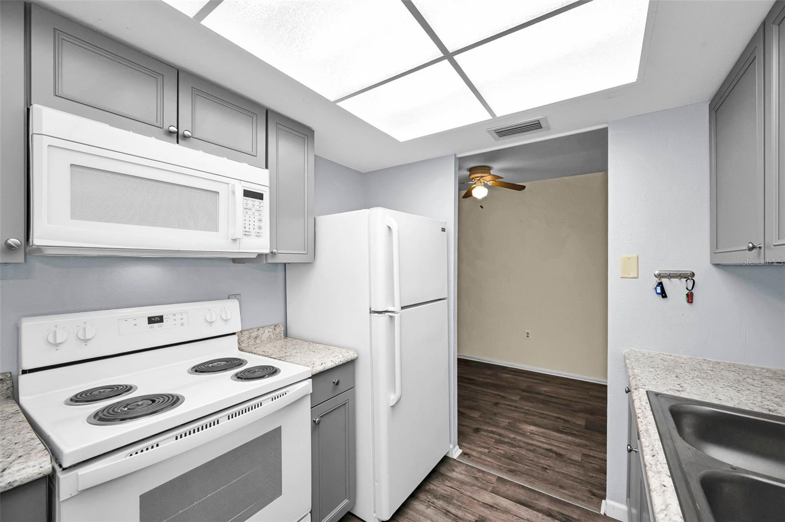 SEVILLE CONDO 2 - Residential