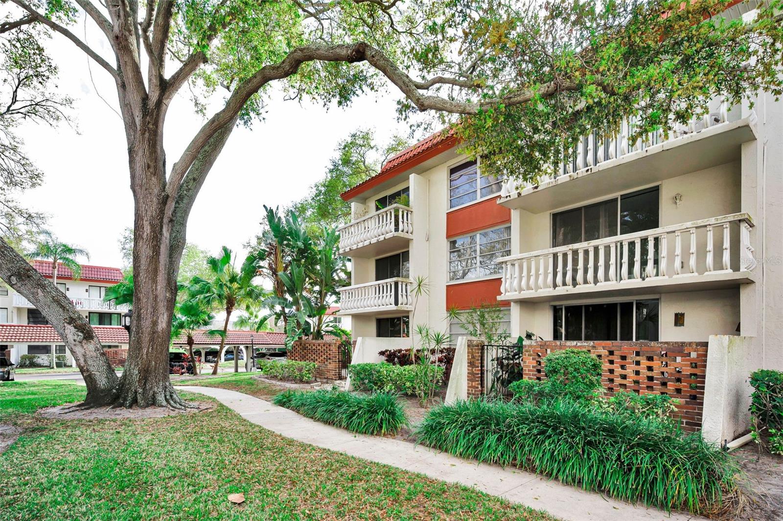 SEVILLE CONDO 2 - Residential